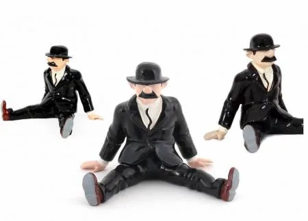 Moulinsart 46923 Tintin Dupont assis chapeau écras