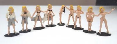 Dany Colombe Pin-up effeuillage ou strip-tease